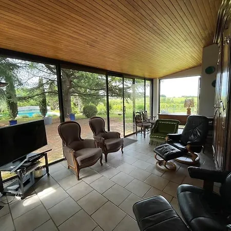 Holiday home Maison 8 Pers, Piscine, Au Coeur Du Pays De Cognac *